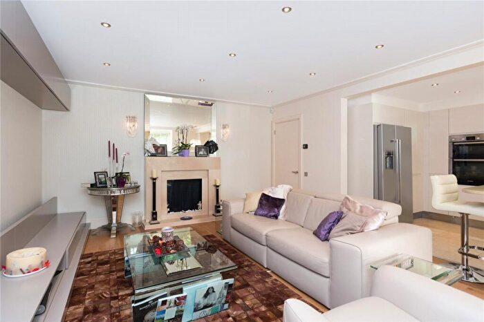 2 Bedroom Apartment To Rent In Queens Terrace, St John's Wood, London, NW8