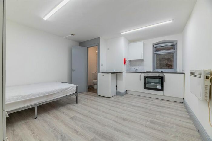 Studio To Rent In Bloxhall Road, London, E10