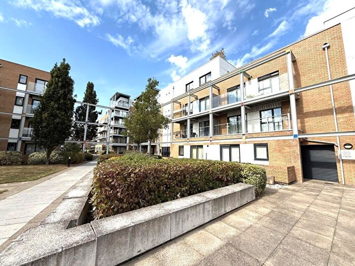 2 Bedroom Apartment For Sale In Pym Court, Cromwell Road, Cambridge, CB1