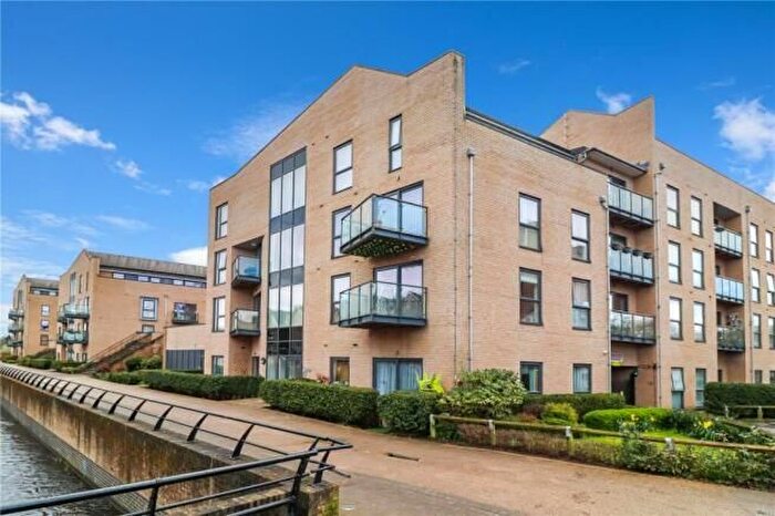 2 Bedroom Flat To Rent In The Embankment, Nash Mills Wharf, Hemel Hempstead, HP3