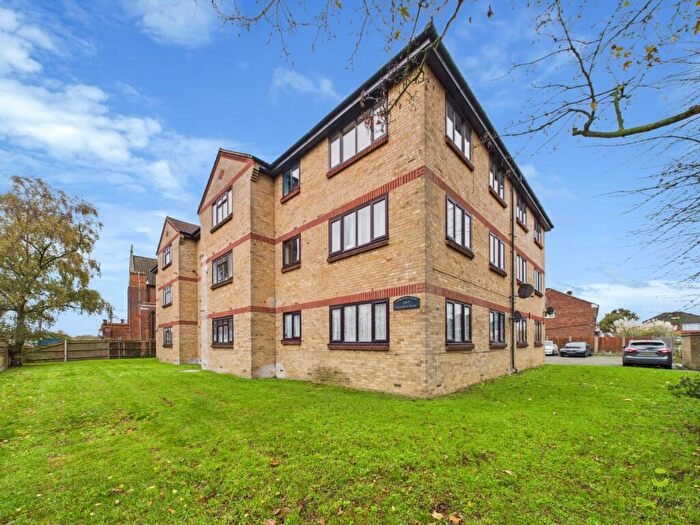 1 Bedroom Flat For Sale In Flat Cloisters Court, Erith Road, Bexleyheath, DA7