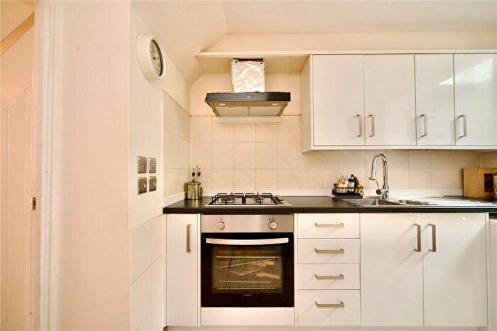 3 Bedroom Terraced House For Sale In Ravensbourne Gardens, Ilford, IG5