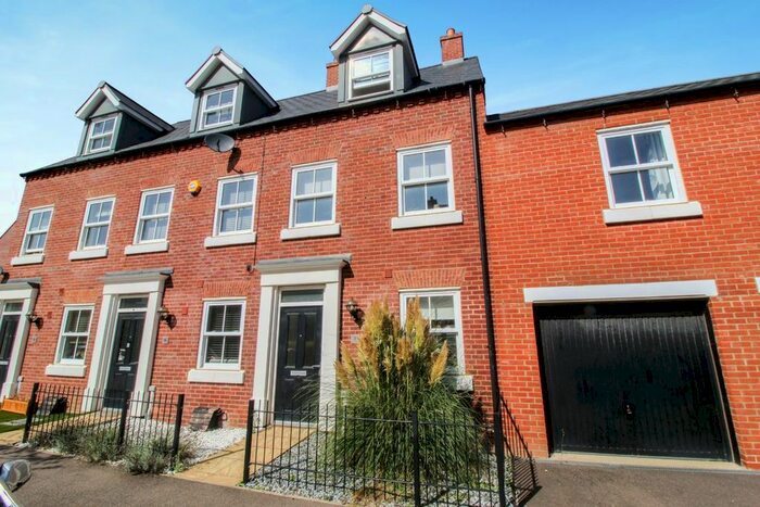 3 Bedroom Town House To Rent In Wilfrid Lane, Great Denham, Bedford, MK40