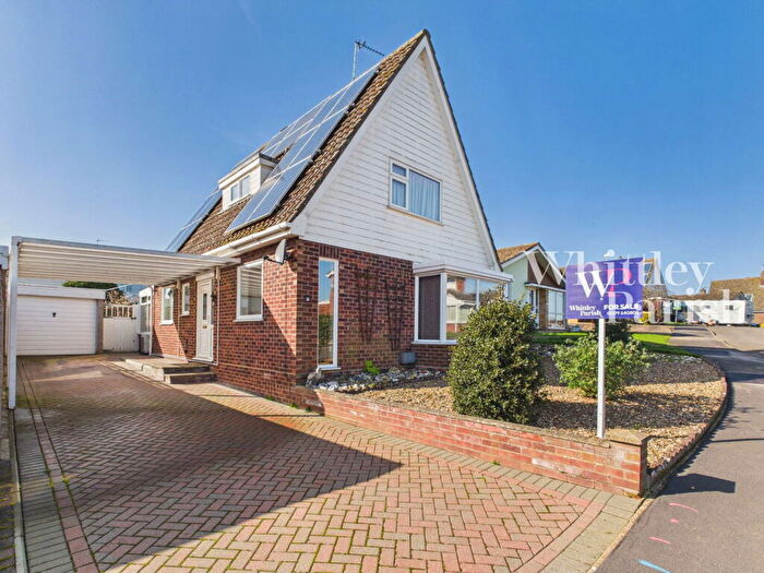 2 Bedroom Chalet For Sale In Pound Close, Harleston, IP20