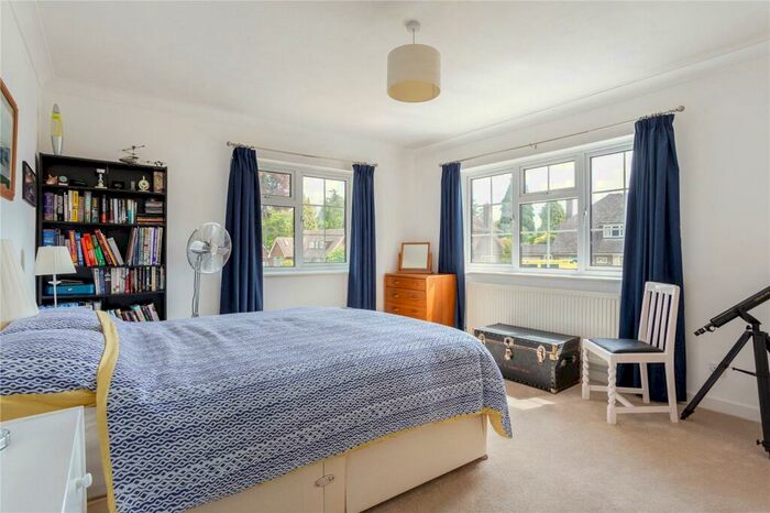5 Bedroom Detached House For Sale In Shepherds Way, Liphook, GU30