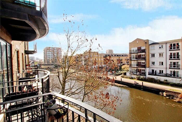 2 Bedroom Flat To Rent In Copperfield Road, Mile End, London, E3