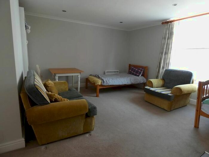 1 Bedroom Flat To Rent In Old Street, Upton Upon Severn, Worcestershire, WR8