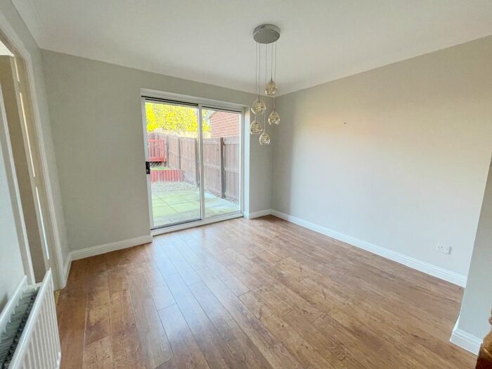 3 Bedroom Semi Detached House For Sale In The Meadows, Burnopfield