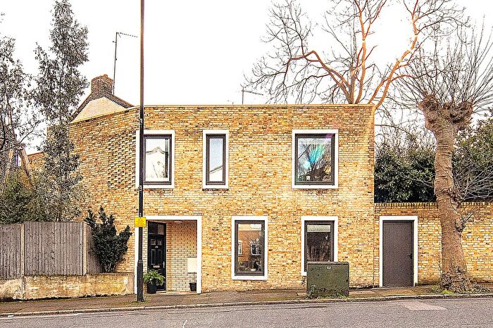 2 Bedroom Detached House For Sale In Cassland Road, London, Greater London, E9