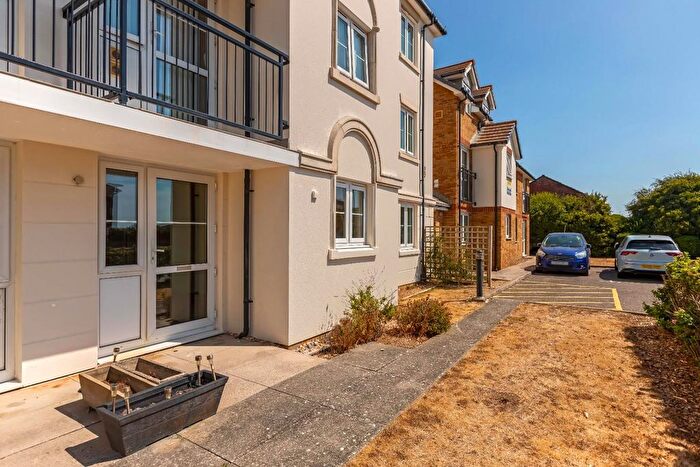 2 Bedroom Flat For Sale In Brighton Road, Lancing, BN15