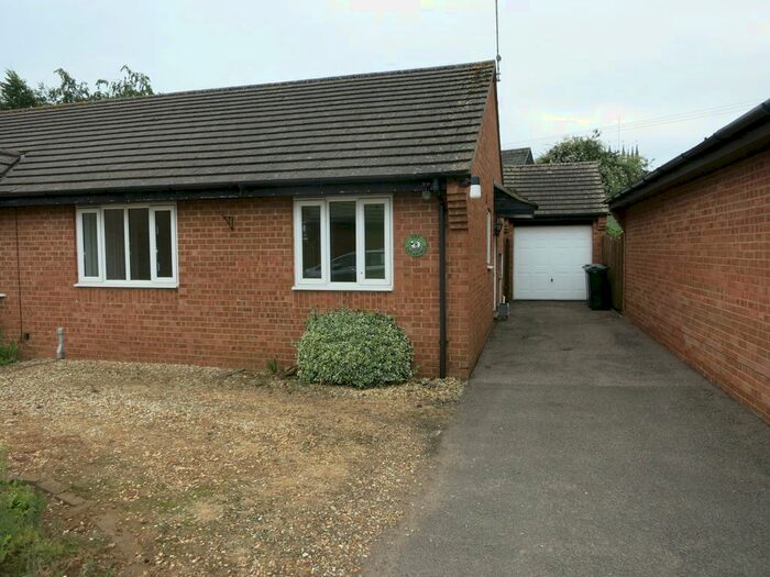 2 Bedroom Semi-Detached Bungalow To Rent In Hook Norton, Oxfordshire OX15