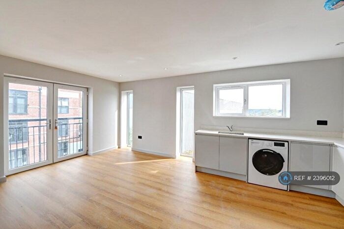 1 Bedroom Flat To Rent In Trinity Apartments, Leeds, LS13