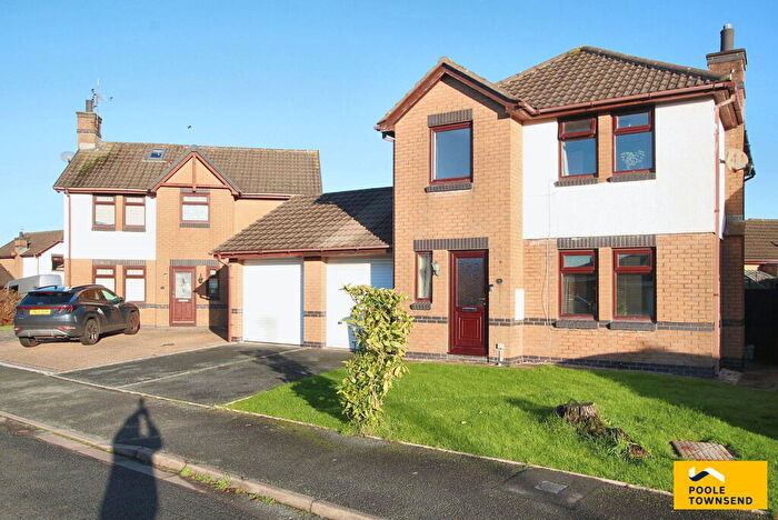 3 Bedroom Link Detached House For Sale In Grey Friar Close, Barrow-in-furness, LA13