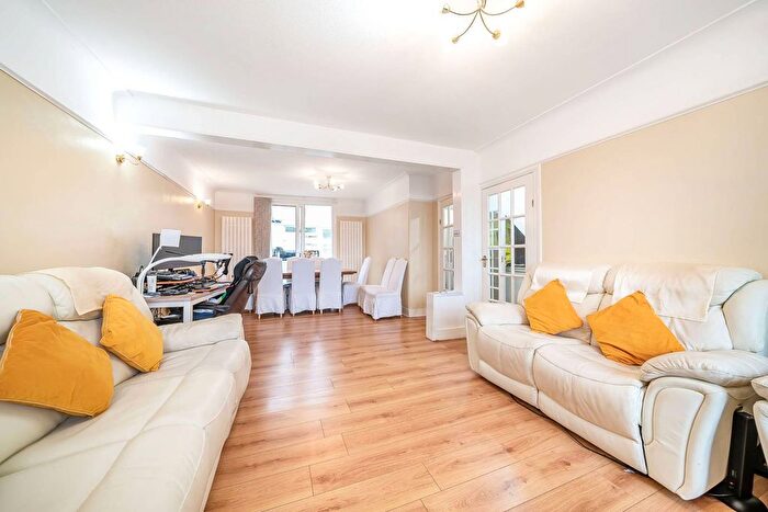 3 Bedroom Terraced House For Sale In Buller Road, Thornton Heath, CR7
