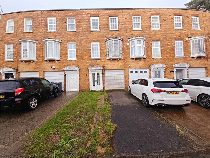 4 Bedroom Town House To Rent In Hawthorns, Woodford Green, Woodford Green, Essex., IG8