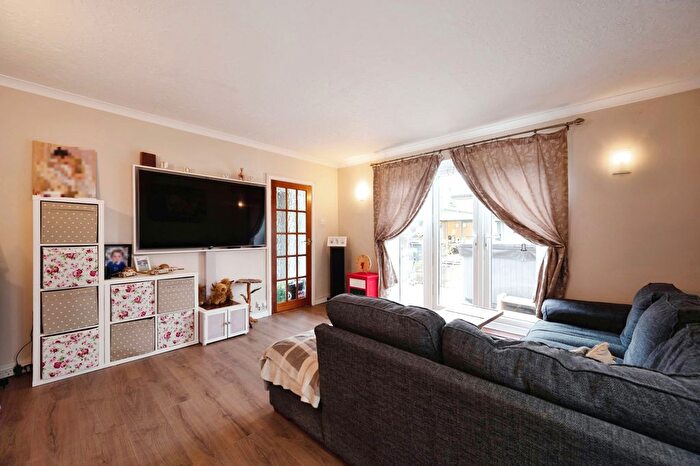 3 Bedroom Detached House For Sale In Magdala Road, Hayling Island, Hampshire, PO11