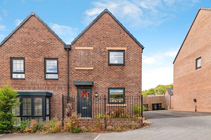 2 Bedroom Semi-Detached House For Sale In Lincoln Drive, Gedling, Nottingham, NG4