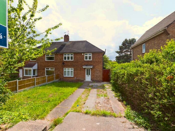 3 Bedroom Semi-Detached House To Rent In Wollaton Vale, Nottingham, NG8