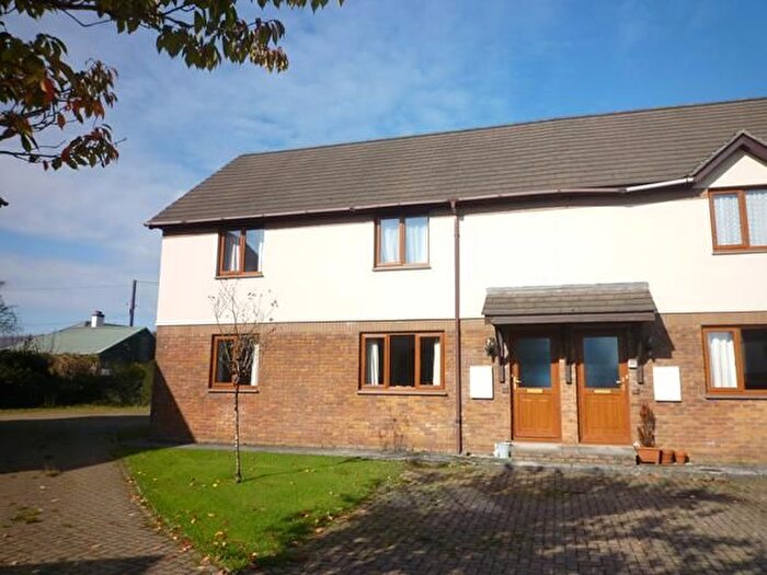 2 Bedroom Flat To Rent In Flat St Johns Court, St Johns Drive, EX22