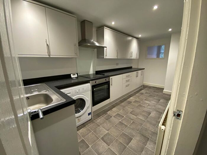 2 Bedroom Flat To Rent In Swinley Road, Wigan, WN1