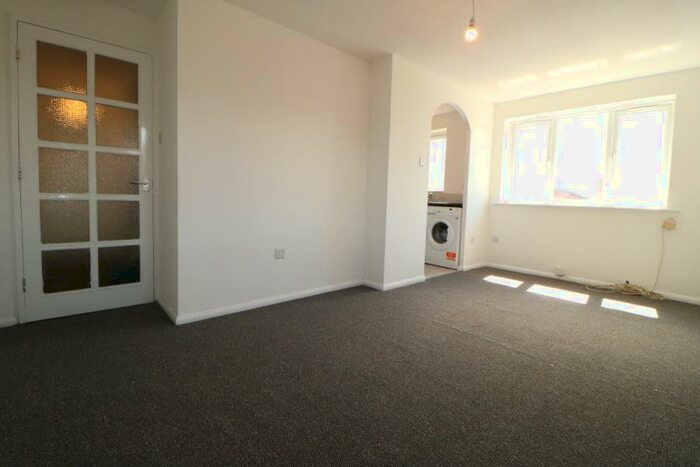 1 Bedroom Flat To Rent In Streamside Close, Edmonton, N9