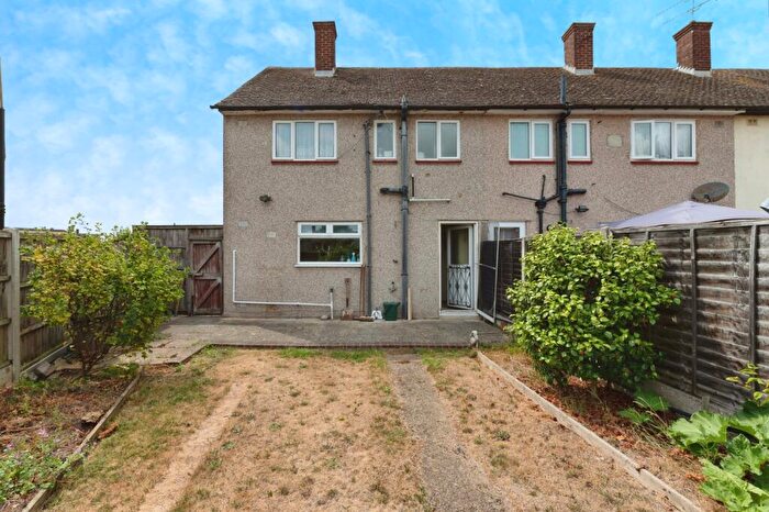 2 Bedroom End Of Terrace House For Sale In Fulbrook Lane, South Ockendon, Essex, RM15