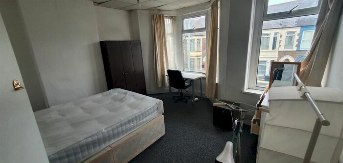 5 Bedroom Terraced House To Rent In Dogfield Street, Cathays, Cardiff, CF24