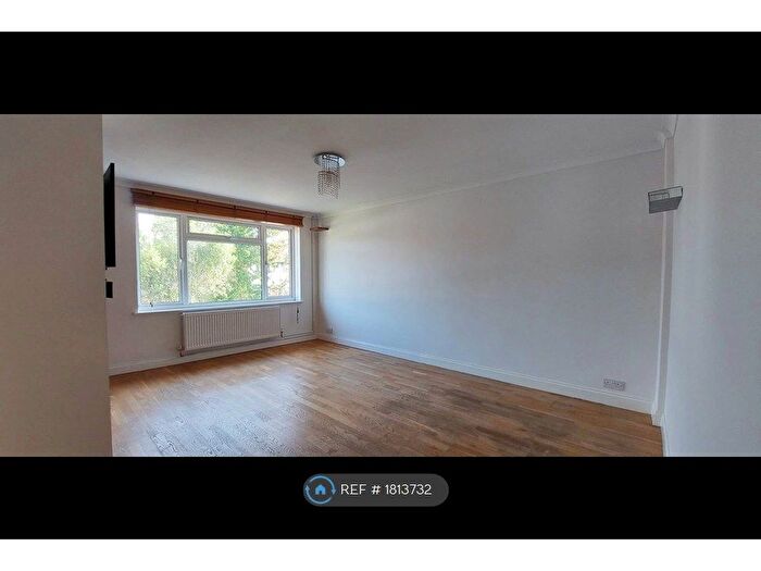 2 Bedroom Maisonette To Rent In Fairholme Road, Ashford, TW15
