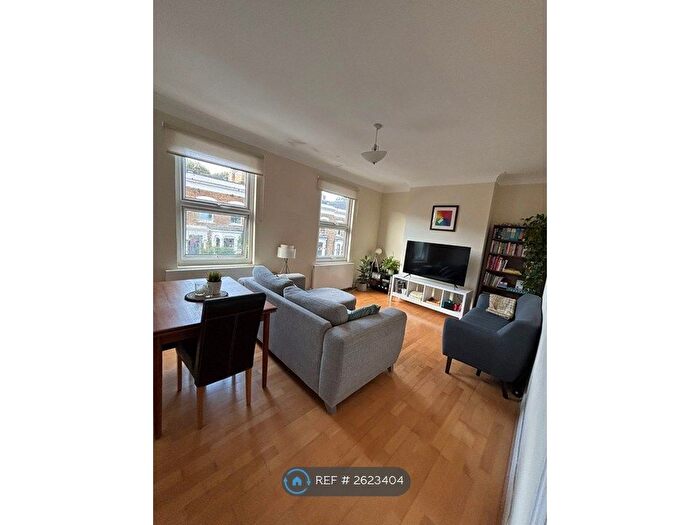 2 Bedroom Flat To Rent In Corbyn Street, London, N4