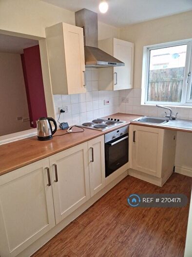 1 Bedroom Flat To Rent In East Avenue, Burton Latimer, Kettering, NN15