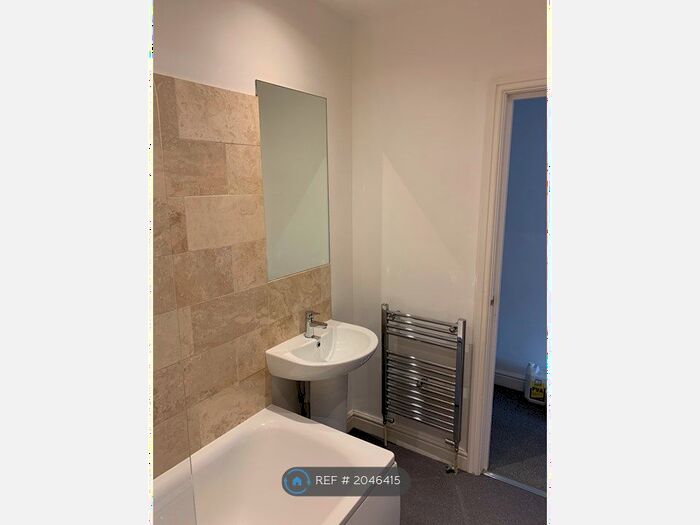 2 Bedroom Flat To Rent In Westcliff Road, Margate, CT9