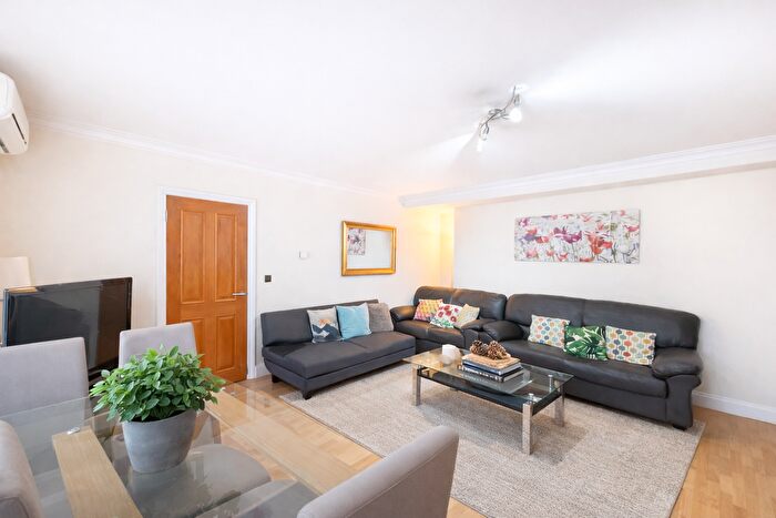 2 Bedroom Flat To Rent In Cromwell Road, London, SW7