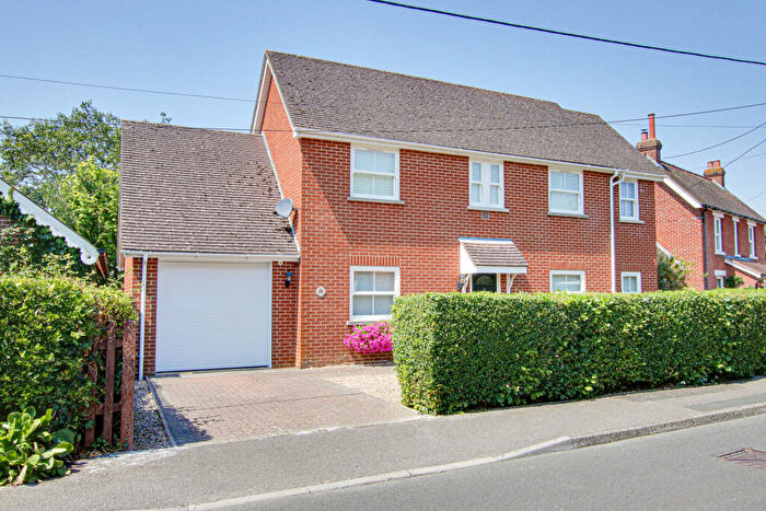 3 Bedroom Detached House For Sale In Swanmore, SO32