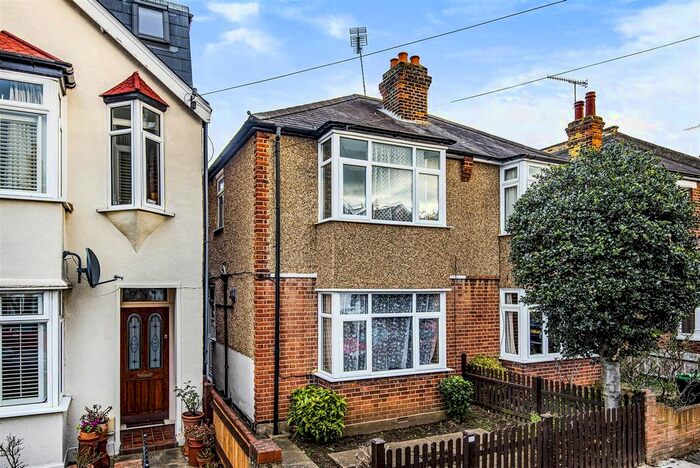 3 Bedroom Semi-Detached House To Rent In Staunton Road, Kingston Upon Thames, KT2