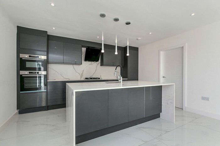 5 Bedroom Semi-Detached House To Rent In Holtye Road, East Grinstead, West Sussex, RH19