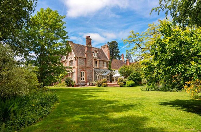 6 Bedroom House For Sale In Tile Barn, Woolton Hill, Newbury, Hampshire, RG20