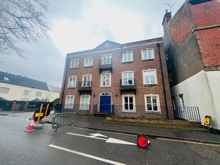 2 Bedroom Flat To Rent In High Street, Spalding, PE11