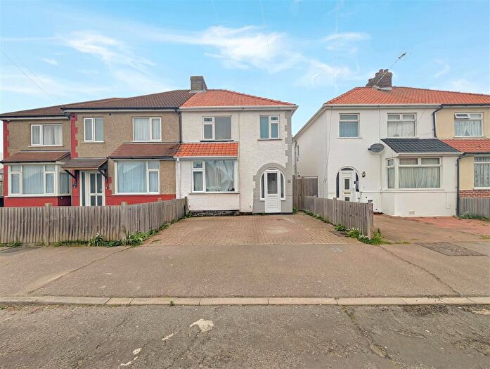 3 Bedroom Semi Detached House To Rent In Melbourne Road, Clacton-On-Sea, CO15