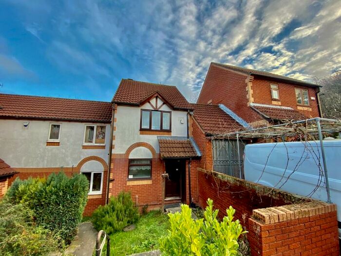 2 Bedroom House To Rent In Clay Bottom, Bristol, BS5