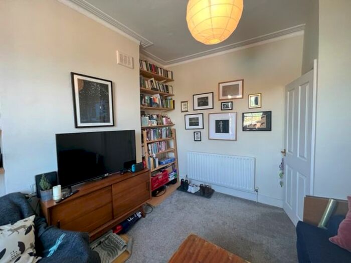 1 Bedroom Flat To Rent In Lowden Road, Herne Hill, London, SE24