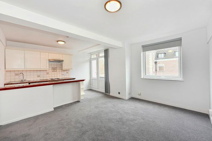 2 Bedroom Flat To Rent In Guilford Street, London, WC1N