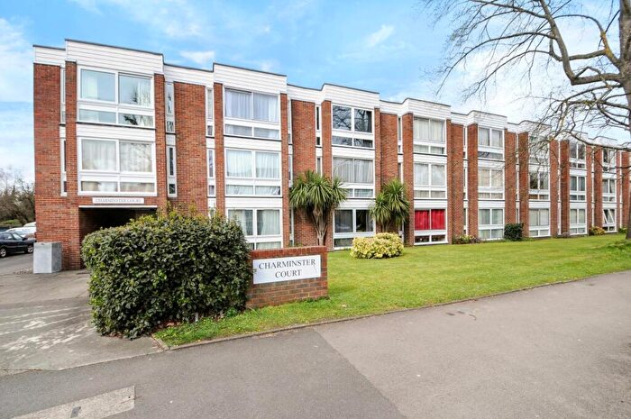1 Bedroom Apartment To Rent In Lovelace Gardens, Surbiton, KT6