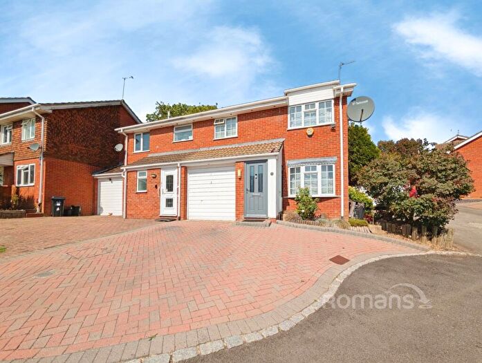 3 Bedroom Semi Detached House For Sale In Felthorpe Close, Lower Earley, Reading, RG6