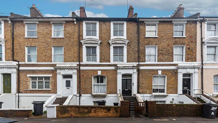 1 Bedroom Flat For Sale In Flat C, Albion Road, Stoke Newington, London, N16