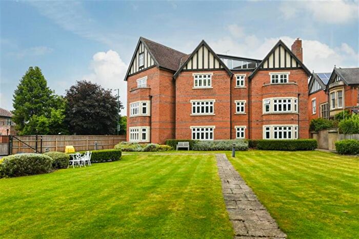 2 Bedroom Apartment To Rent In Victoria Embankment, NG2