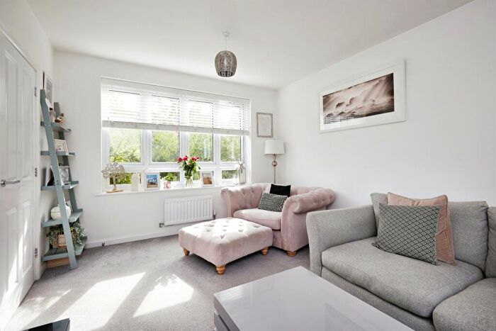 4 Bedroom Detached House For Sale In Mccudden Drive, Longhedge, Salisbury, SP4