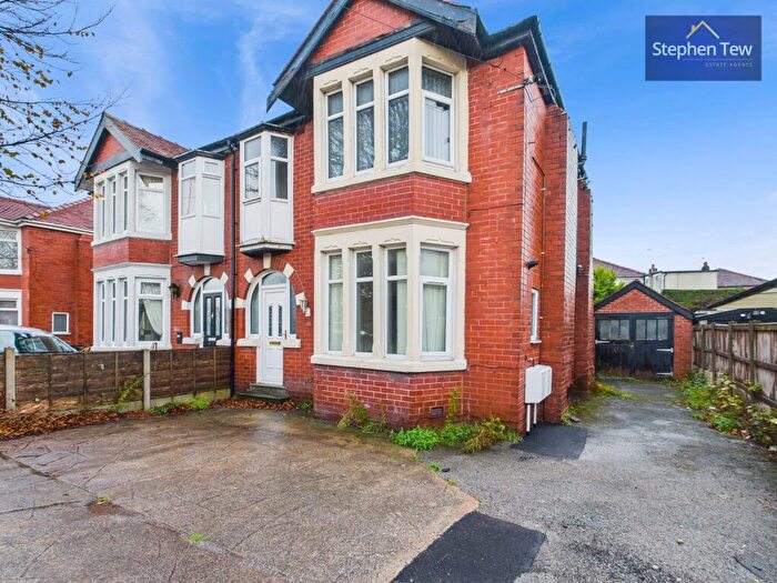 4 Bedroom Semi Detached House For Sale In Preston New Road, Blackpool, FY4