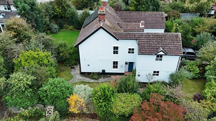 3 Bedroom Cottage For Sale In Middle Road, Ingrave, Brentwood, CM13