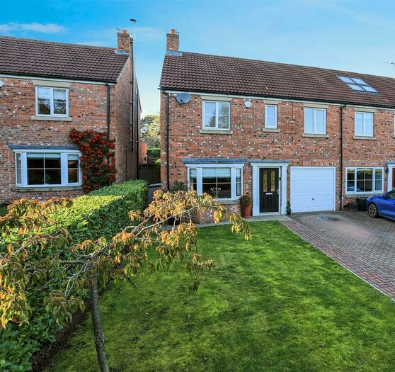 4 Bedroom Semi-Detached House For Sale In Ebor View, York, North Yorkshire, YO26