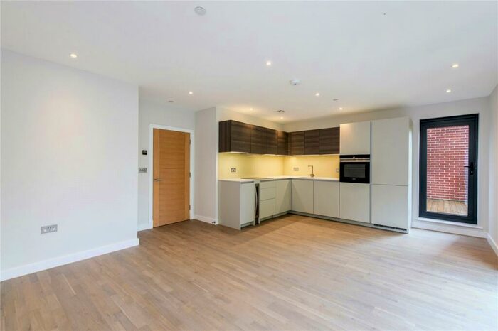 2 Bedroom Apartment To Rent In Finchley Road, London, NW3